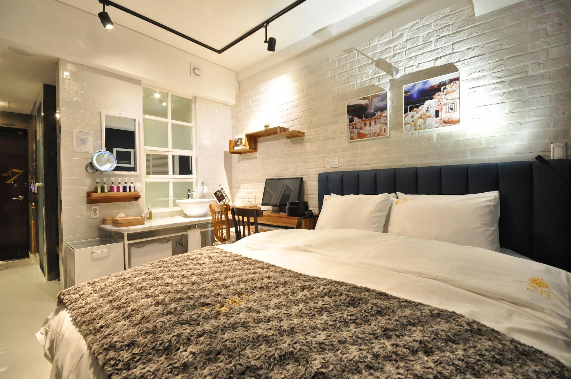 February Hotel Apsan Daegu Zewnętrze zdjęcie