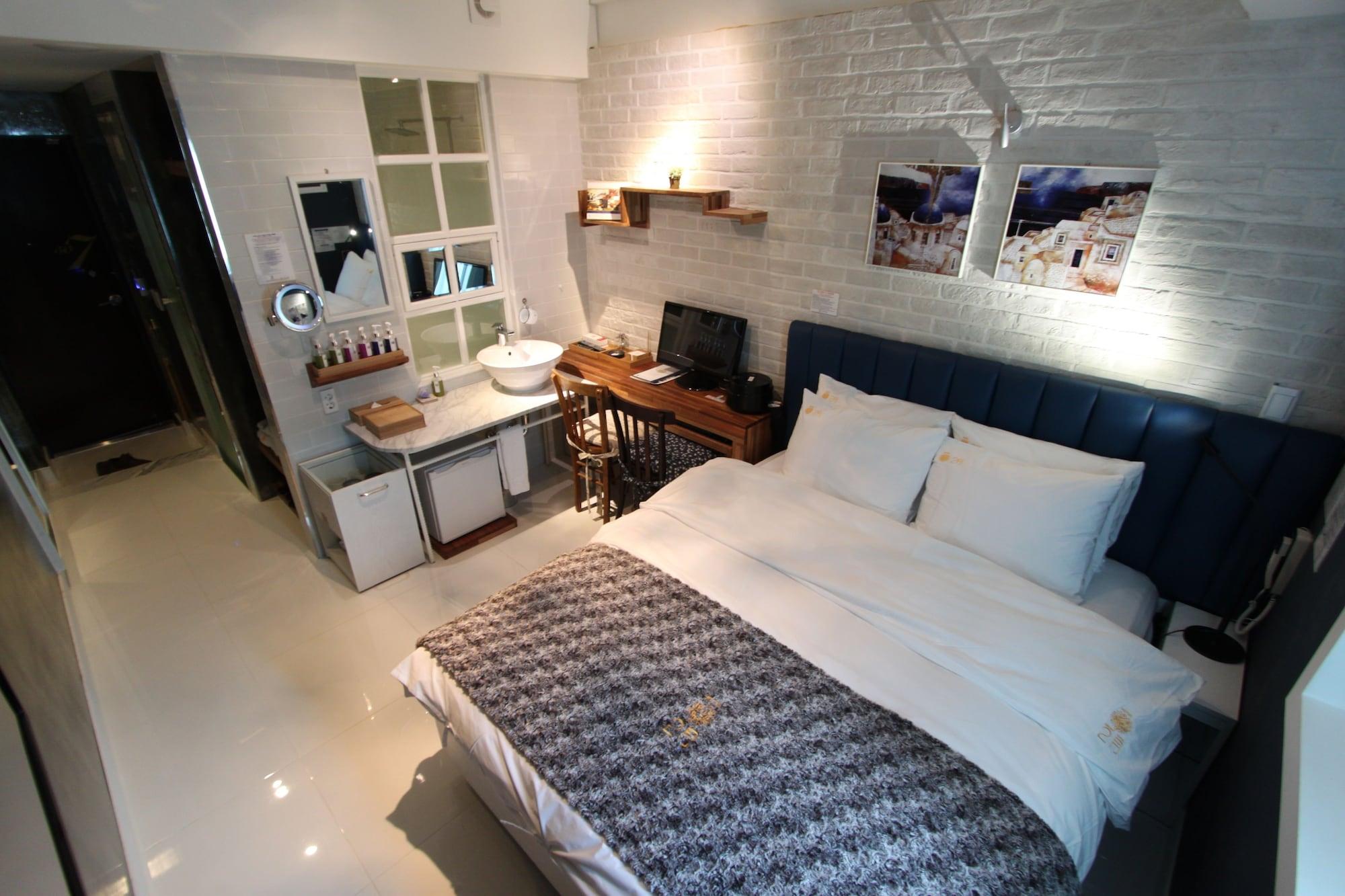 February Hotel Apsan Daegu Zewnętrze zdjęcie