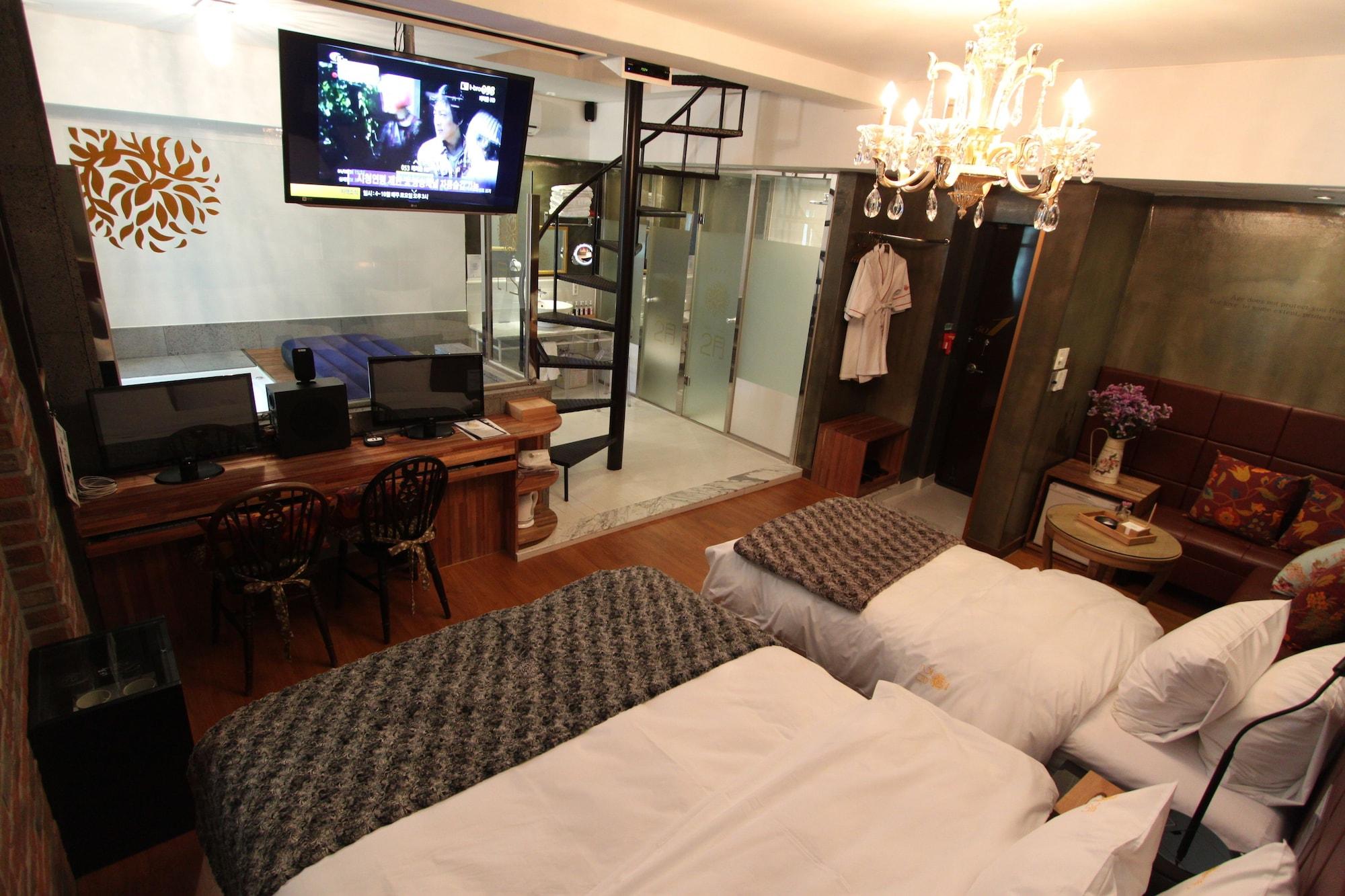 February Hotel Apsan Daegu Zewnętrze zdjęcie