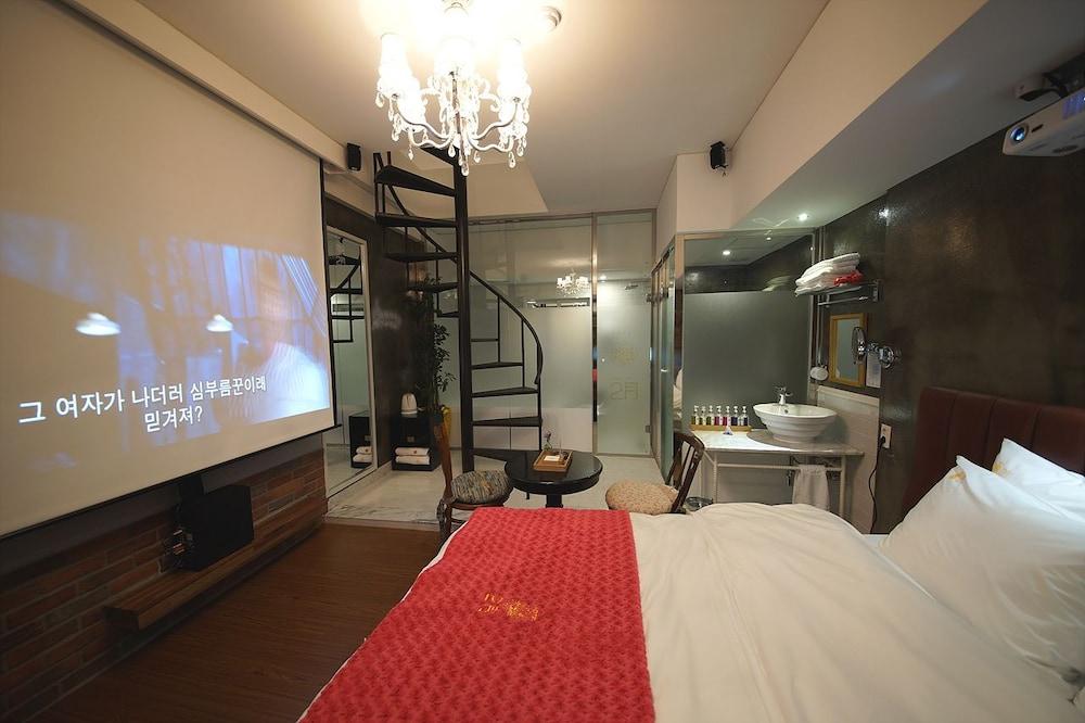 February Hotel Apsan Daegu Zewnętrze zdjęcie