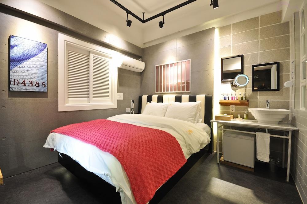 February Hotel Apsan Daegu Zewnętrze zdjęcie