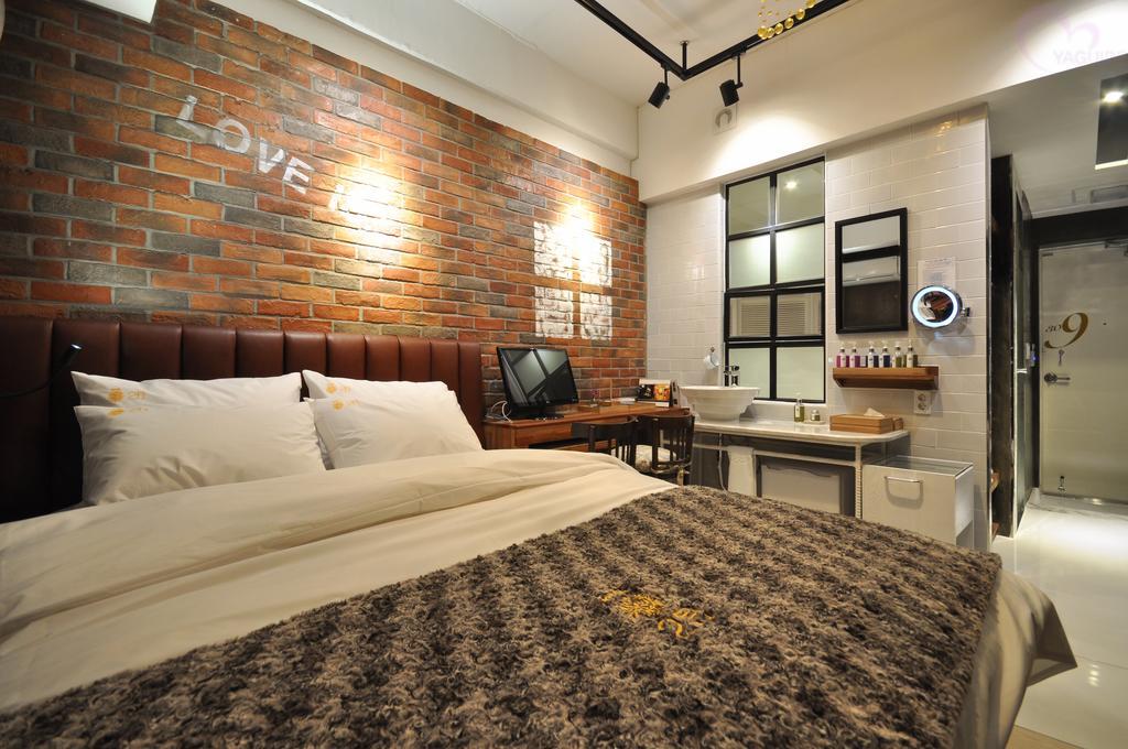 February Hotel Apsan Daegu Zewnętrze zdjęcie