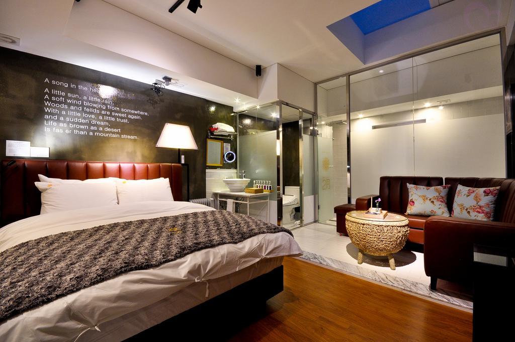 February Hotel Apsan Daegu Zewnętrze zdjęcie