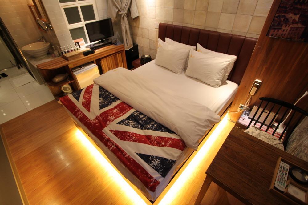 February Hotel Apsan Daegu Zewnętrze zdjęcie
