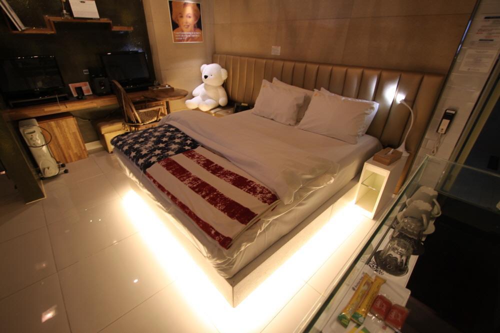 February Hotel Apsan Daegu Zewnętrze zdjęcie